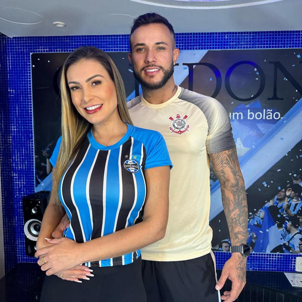 Andressa Urach de Gremista dando pro corintiano – 10&nbsp;minutos