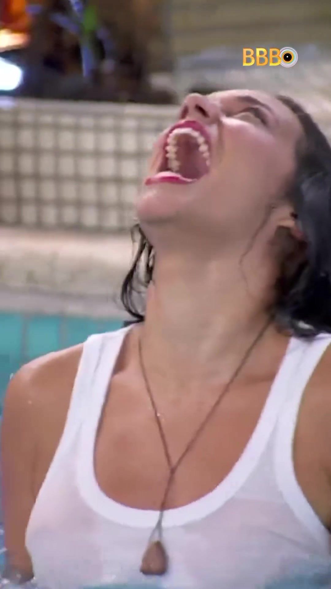 Alane Dias do BBB24 no banho lavando pepeka, pagando peitinho, bunda, dançando e muito mais!