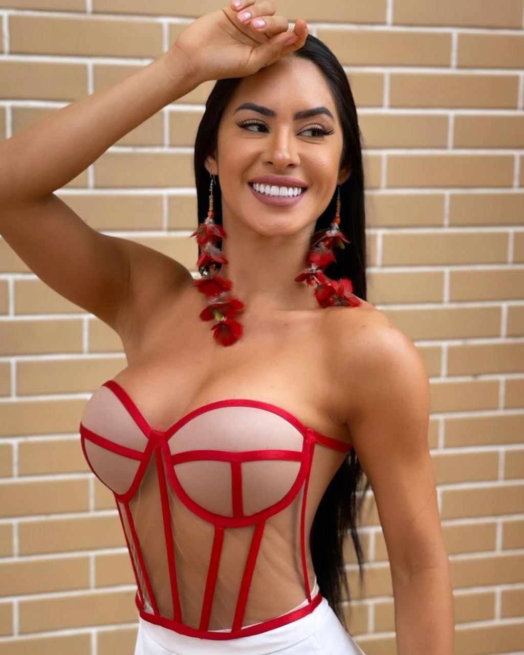 Isabelle Nogueira pagando peitinho no primeiro flagra do&nbsp;BBB24