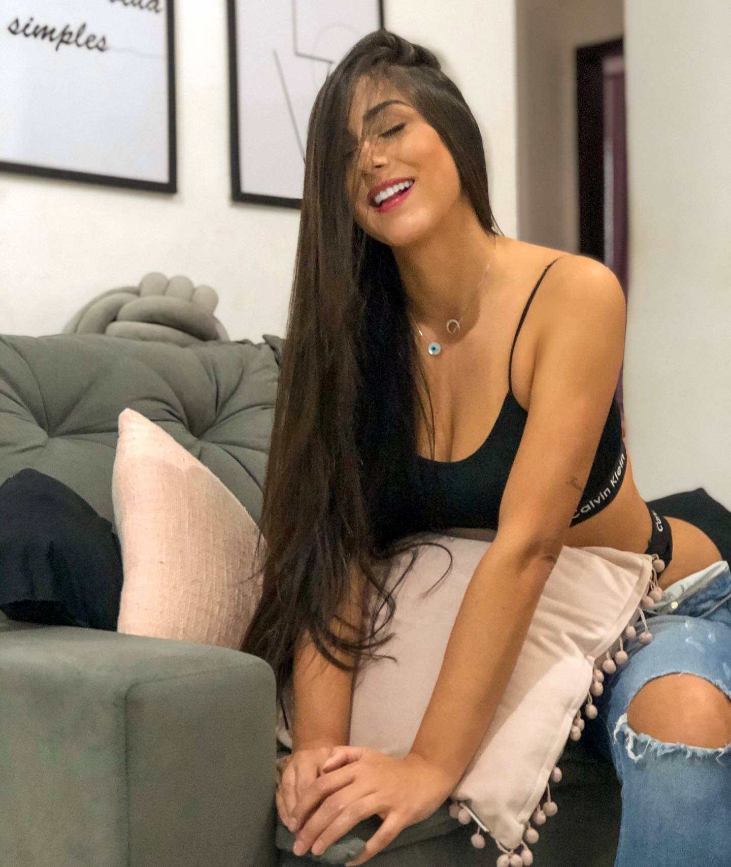 Deniziane do BBB24 pagando peitinhos, lavando a pepeka, banhos completos e muito mais! 18 Vídeos