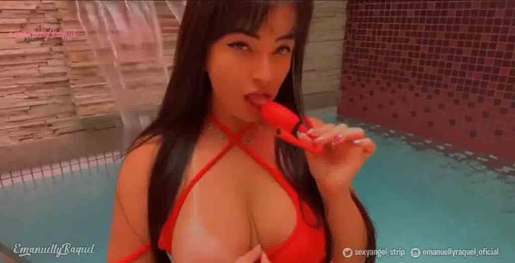 Emanuelly Rachel mamando, metendo e tomando leite – 15&nbsp;minutos