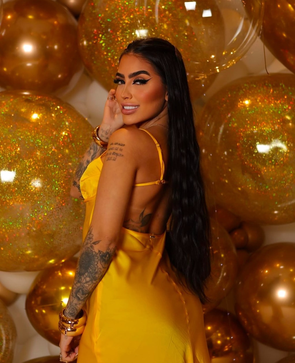 Mirela Abertinha mostrando a&nbsp;buceta