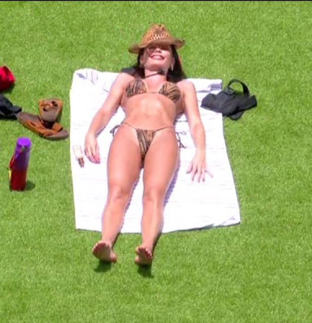 BBB25: Vitória Strada – Peitinho, flagras, melhores momentos e muito mais – 64 vídeos