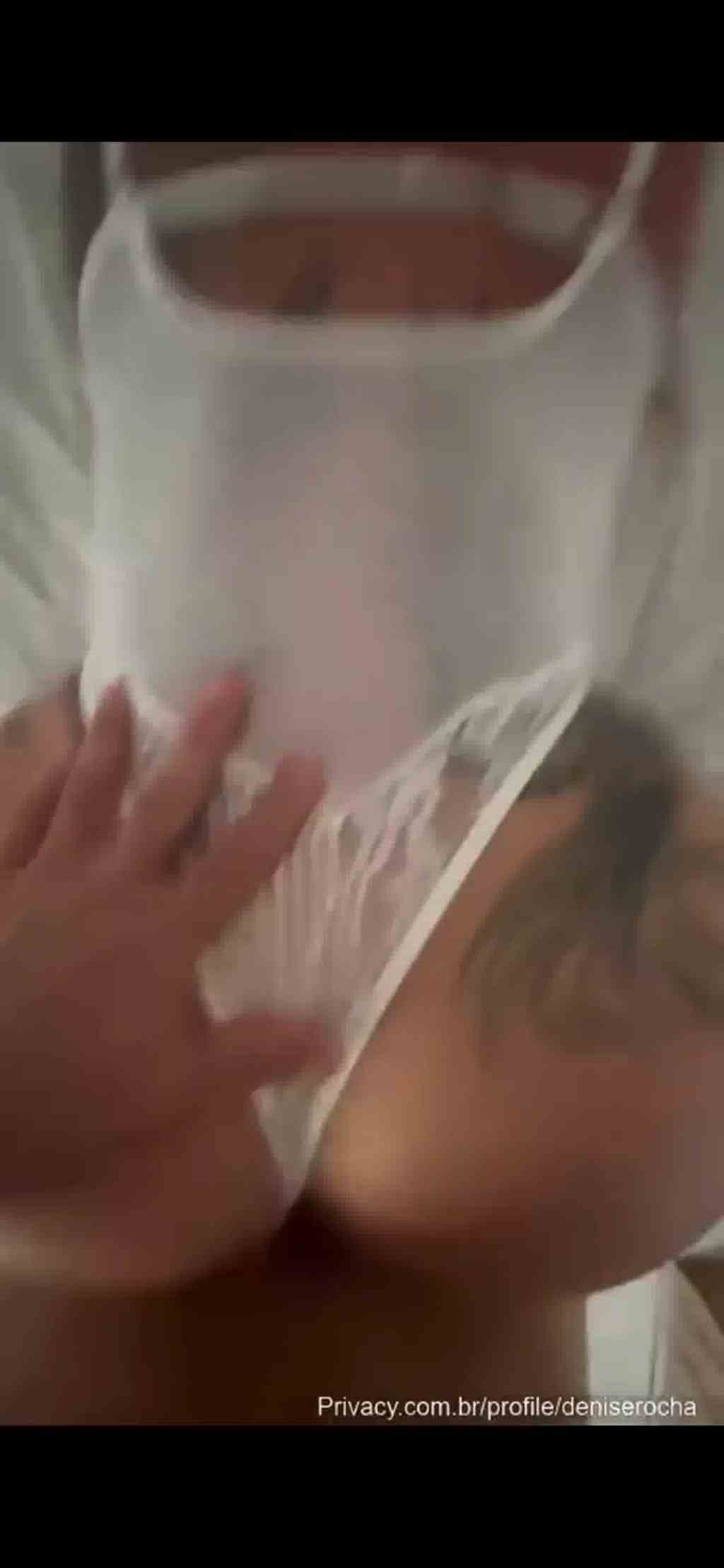 Denise Rocha – Siririca e ferro de&nbsp;quatro